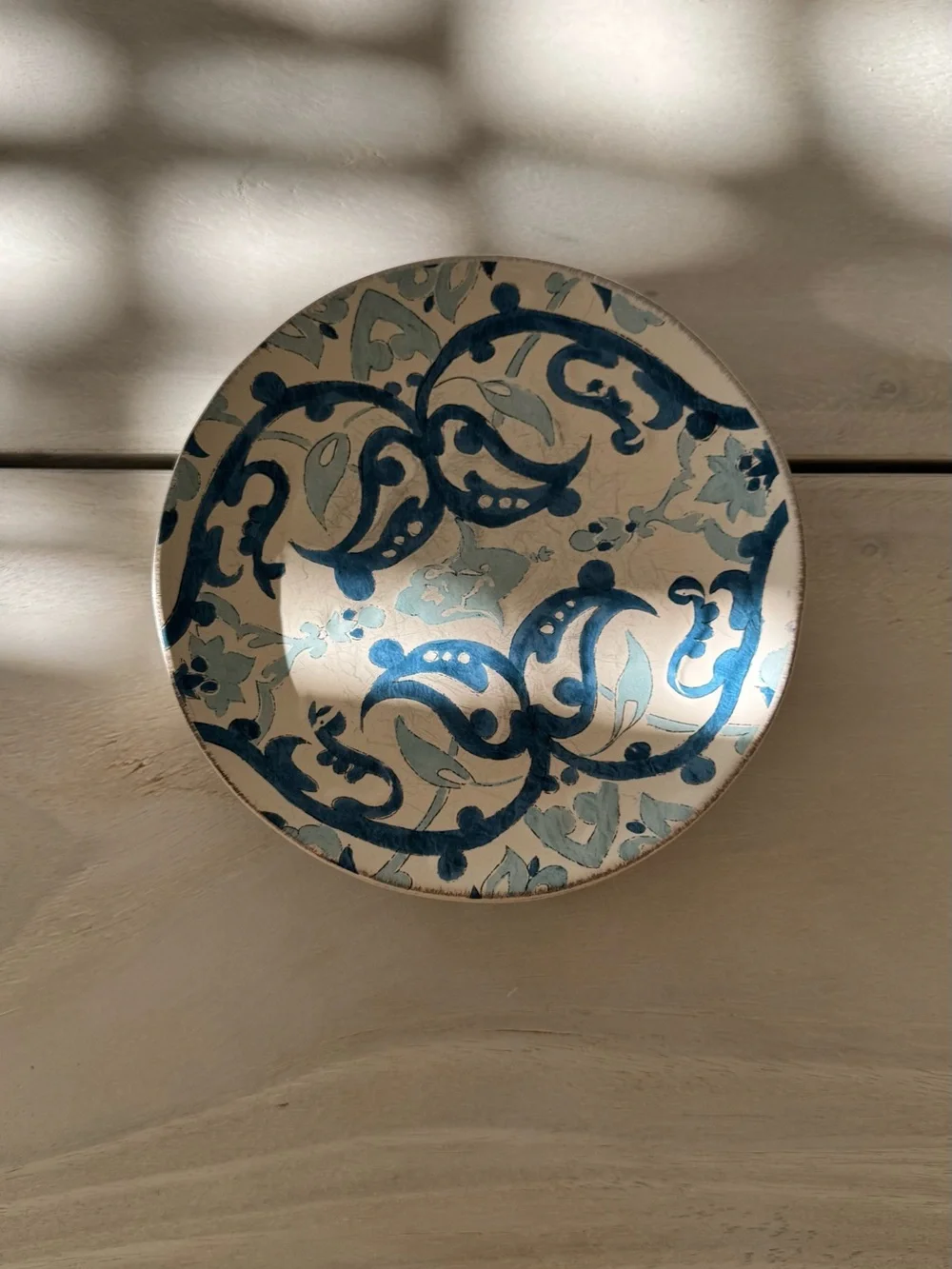 SET OF 4 WILLIAMS SONOMA BLUE PAISLEY SALAD PLATES - DISCONTINUED VINTAGE